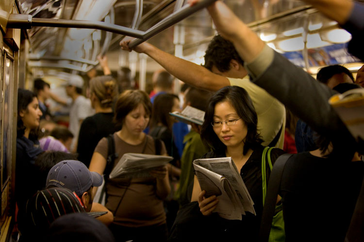 asian_reader_subwayNYC