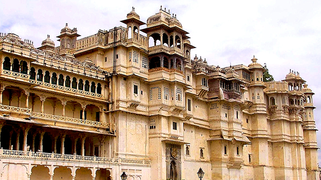 08-Bada-Mahal