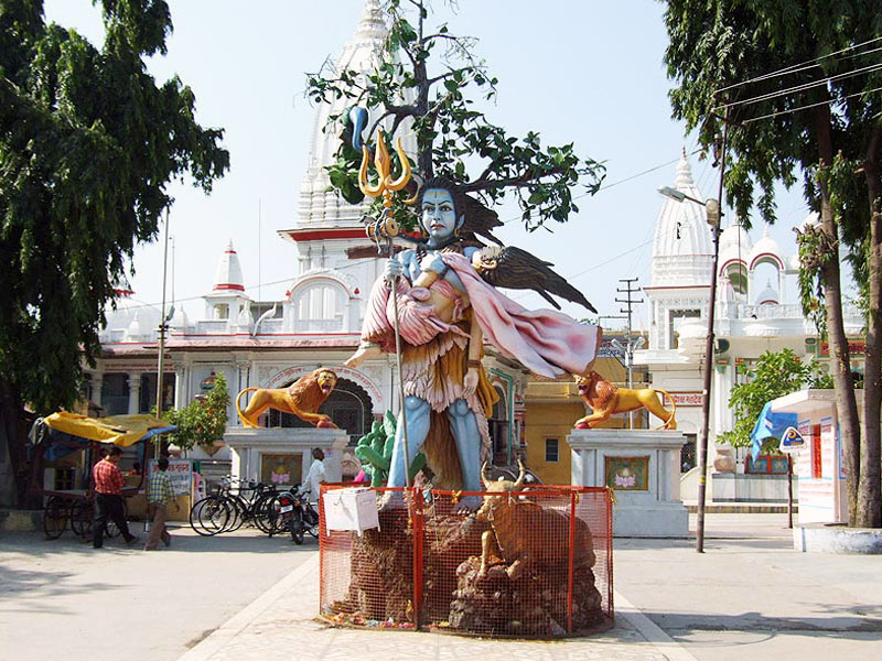 पावक्कुलम महादेव मंदिर एर्नाकुलम में जाने के लिए जगह