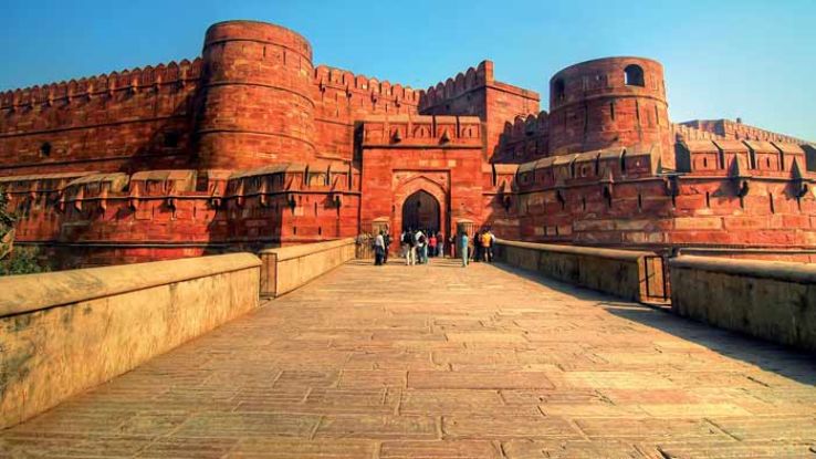 आगरा किला आगरा में जाने के लिए आश्चर्यजनक जगहें