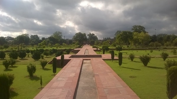 राम बाग आगरा में जाने के लिए आश्चर्यजनक जगहें