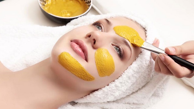 Lemon and Turmeric Face Pack