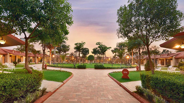Shri Radha Brij Vasundhara Resort & Spa - Resort near Delhi