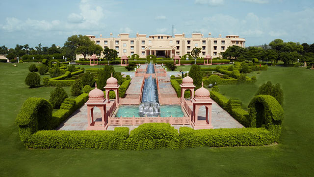 The Gold Palace And Resorts - Resort near Delhi