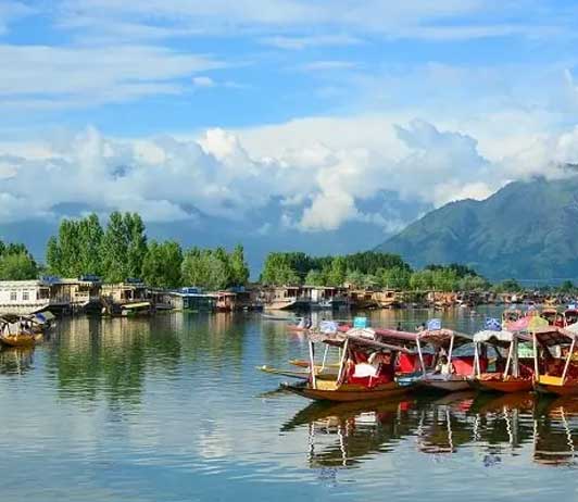 Enjoy-Summer-Time-By-Going-Surfing-at-These-Destinations-In-India