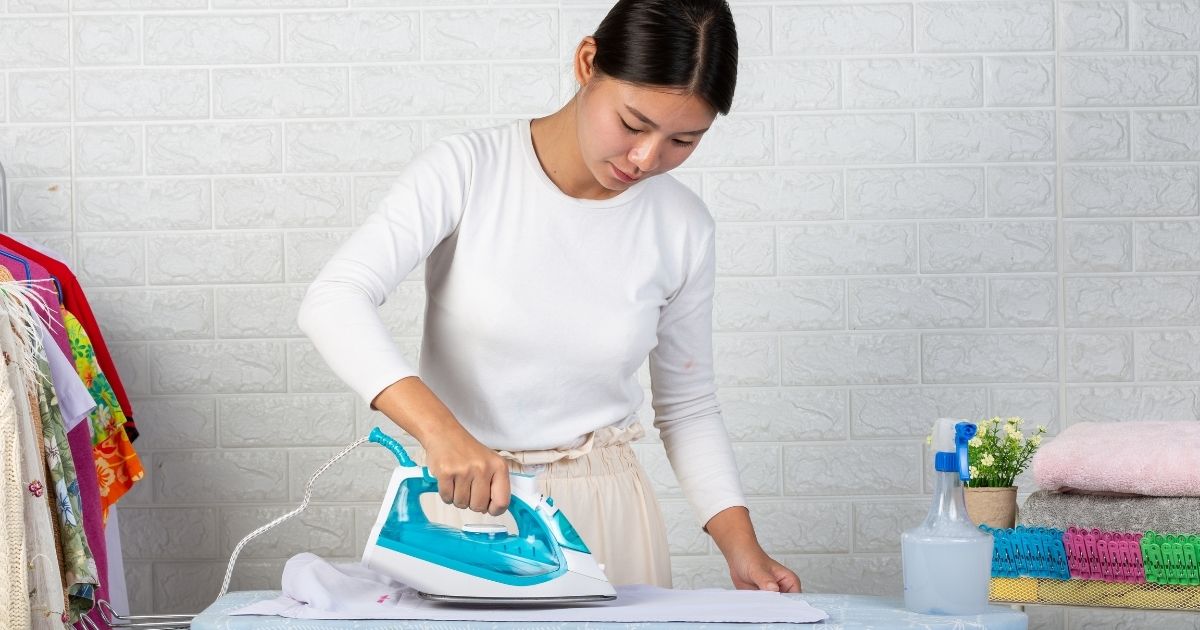 7 Best Steam Irons in India 2022 » CashKaro Blog