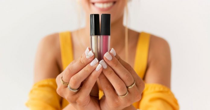 Best-Lip-Gloss-Brands Best Lip Gloss Brands in India