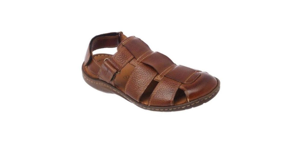 Best Men's Sandals Brands in India | CashKaro Blog