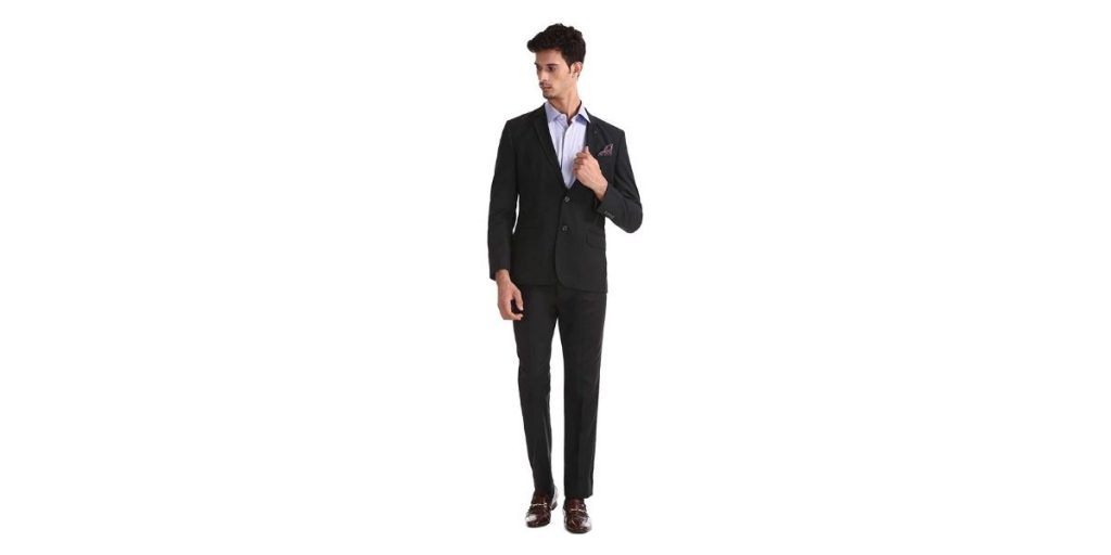 The Best Suit Brands for Men in 2024 | IsuiT