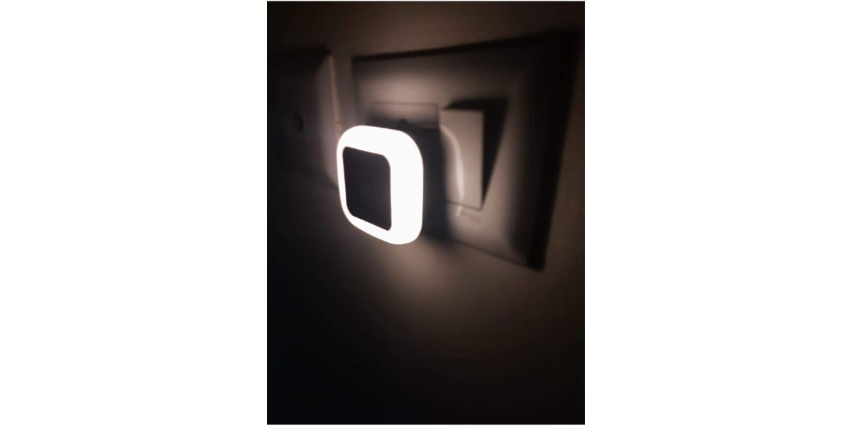Hoard LED Plug In Smart Night Lamp