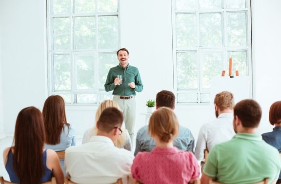 coach taking live class with Students