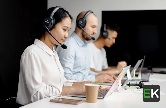 Image of a Customer Service Representative talking to the consumer via telephone.