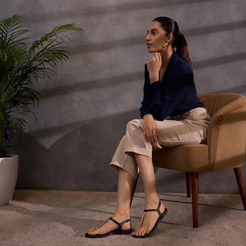 Mochi Womens Faux Leather Flat Fashion Sandals, Black