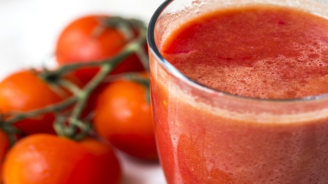 Tomato Face Pack for Oily Skin