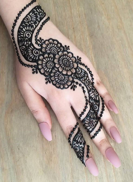 Connecting Dots Arabic Mehndi Design